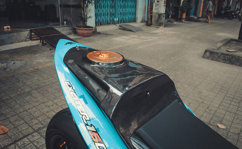 Yamaha Exciter độ hàng trăm triệu đồng theo phong cách BMW S1000RR